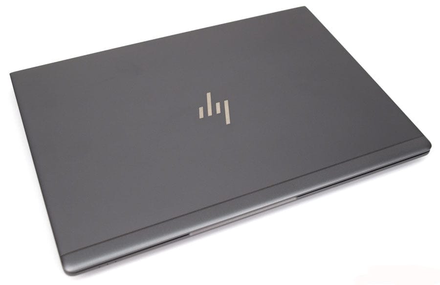 HP ZBook 14u G6 ouvert sur bureau avec écran Full HD